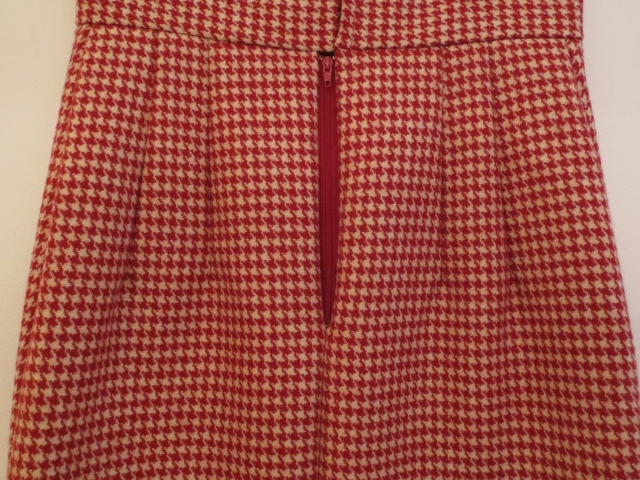 Skirt back detail